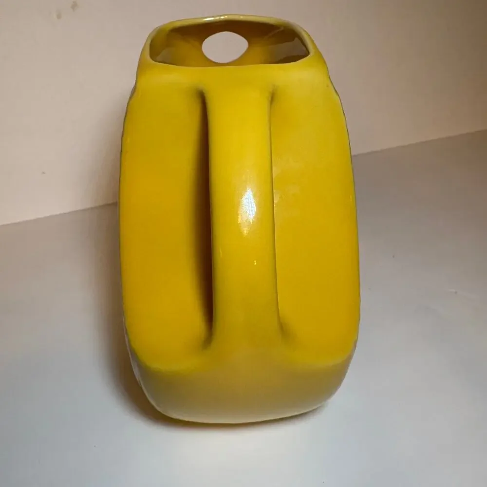 Fiesta Fiestaware Large Disk Water Pitcher Yellow 67 oz. Homer Laughlin